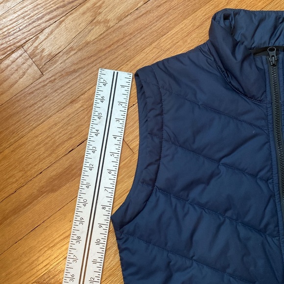 The North Face women’s puffer vest small - Picture 5 of 5
